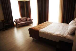 Отель Karagat Hotel Каракол Большой двухместный номер с 1 кроватью-1