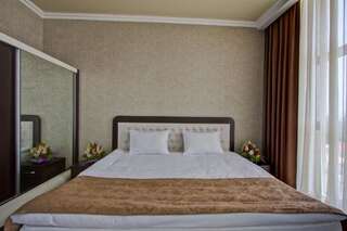 Отель Karagat Hotel Каракол Большой двухместный номер с 1 кроватью-3