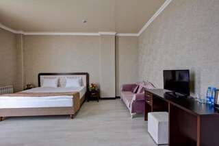 Отель Karagat Hotel Каракол Большой двухместный номер с 1 кроватью-7