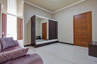 Отель Karagat Hotel Каракол Большой двухместный номер с 1 кроватью-9